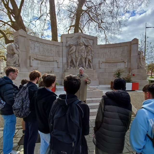 Une journée immersive pour la classe de défense